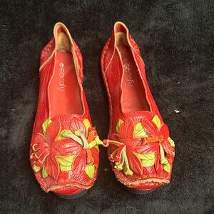 Red and Green Floral Women's Loafers